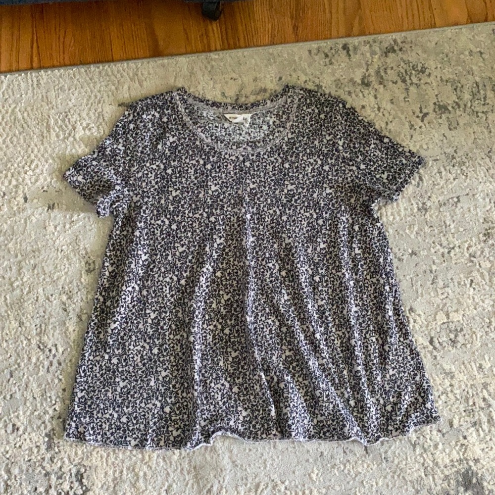 Black and white top. Extra small.